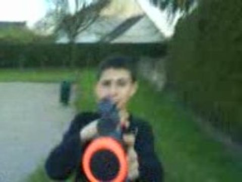 une ptite baston accose d'une merde de chien