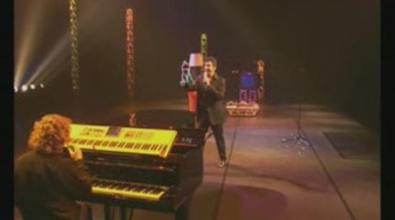Laurent gerra le doigt dans lcul