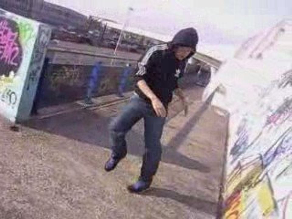 KIKO TRAILER SHUFFLE