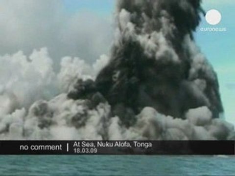 Explosion d'un volcan sous-marin