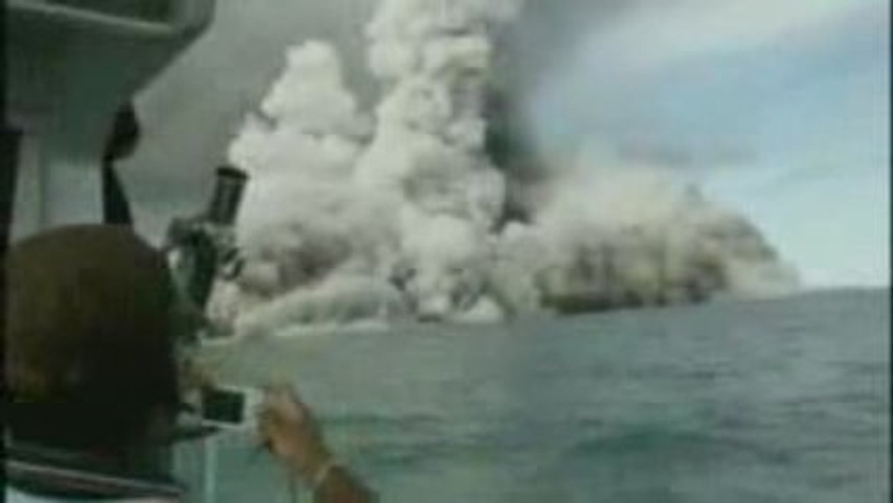 Eruption sous marine tonga