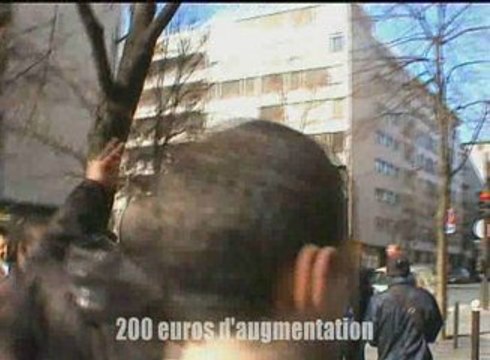 Manifestation devant le 48 rue Gabriel Lamé 75012 Paris