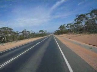 Road train dans le Nullarbor Plain