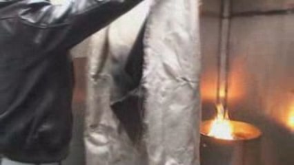 Extinction de feu de friteuse à la couverture