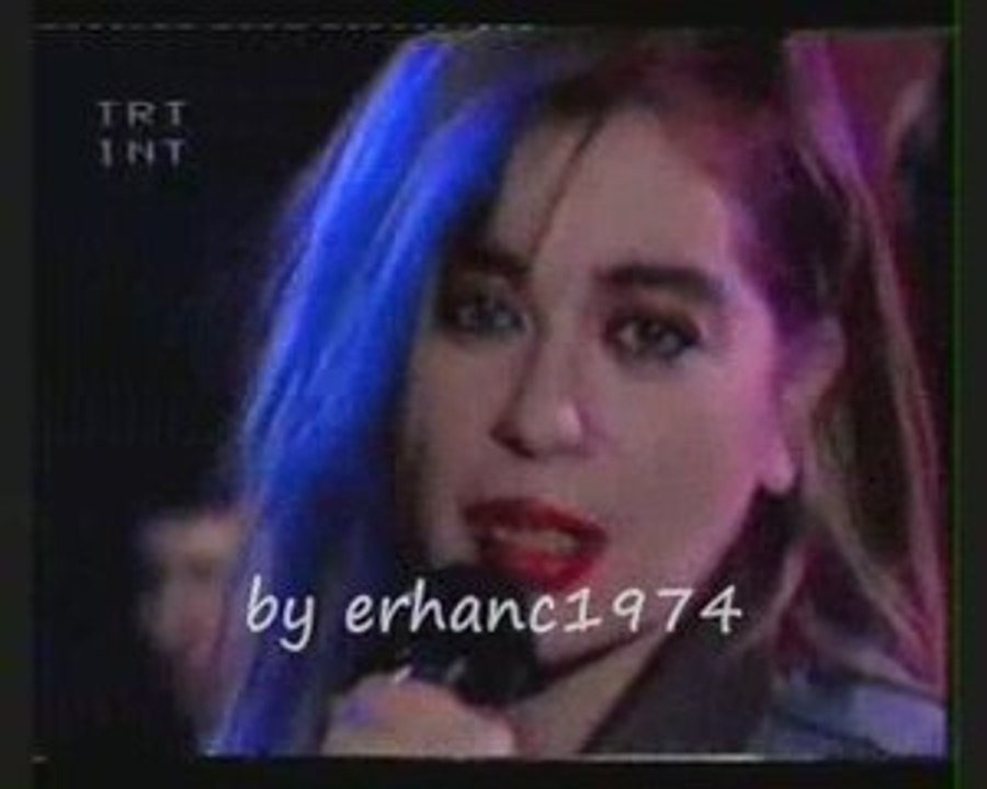 Zerrin Özer-DÜNYA TATLISI video NOSTALJI trt-int