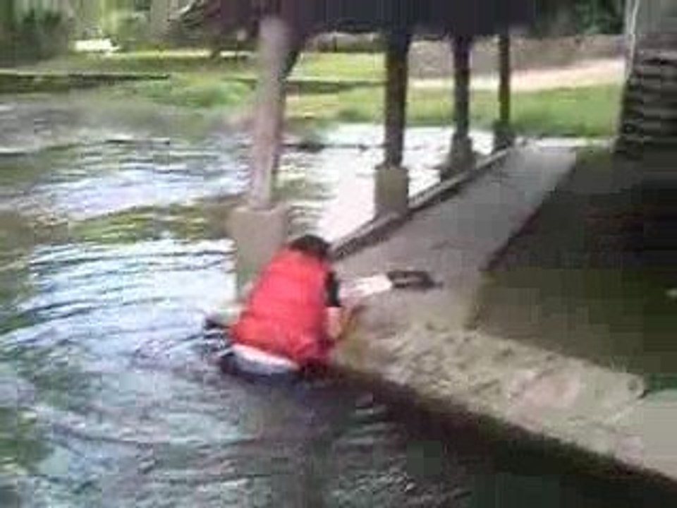Jérome et Plouf dans l'eau lol