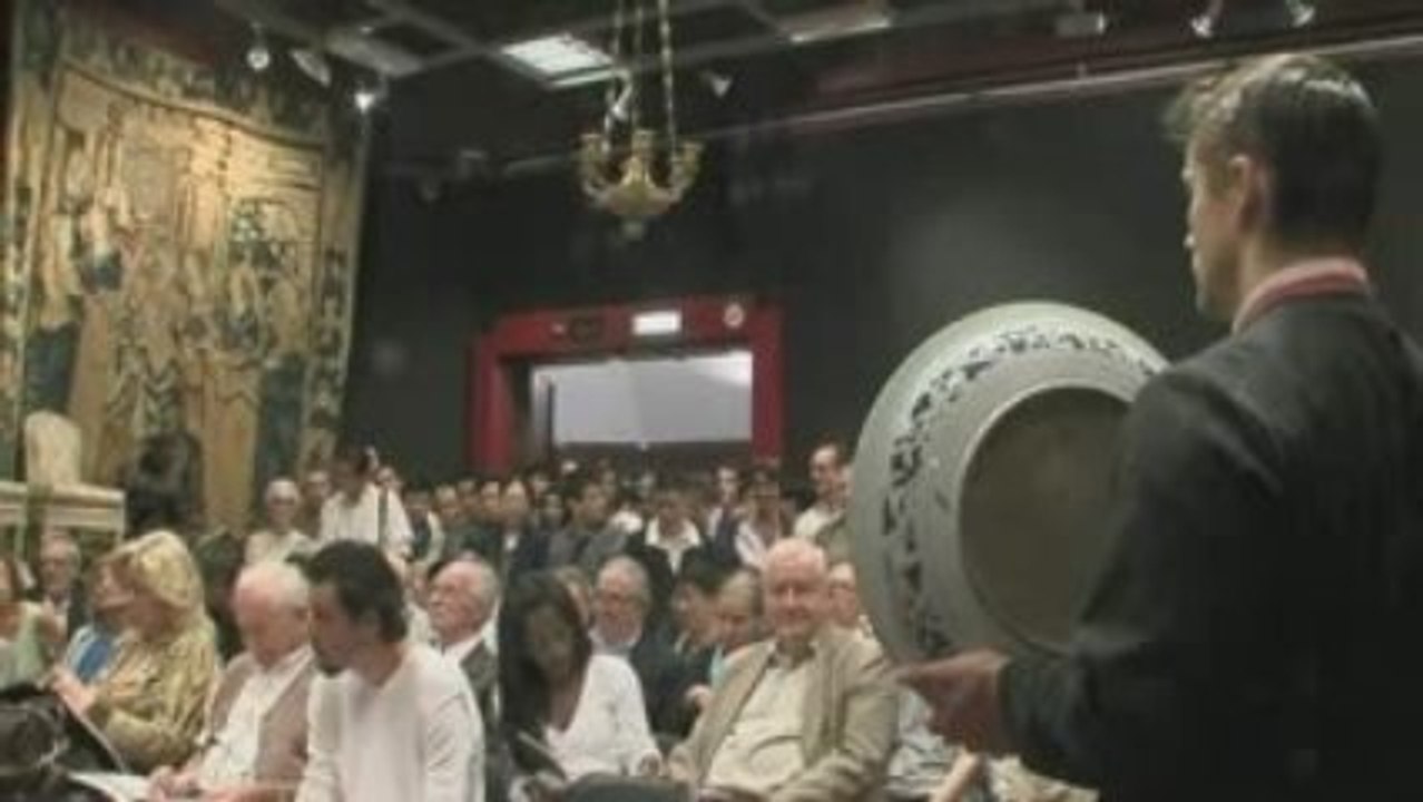 PARIS BACKSTAGE VENTES AUX ENCHERES A L'HOTEL DROUOT