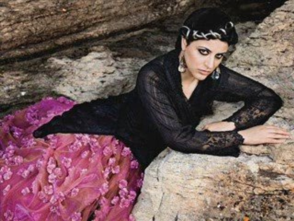 Zara Sensiz Olmuyor