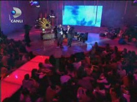 Oktay kaynarca volkan konak o vay beni ağlarum