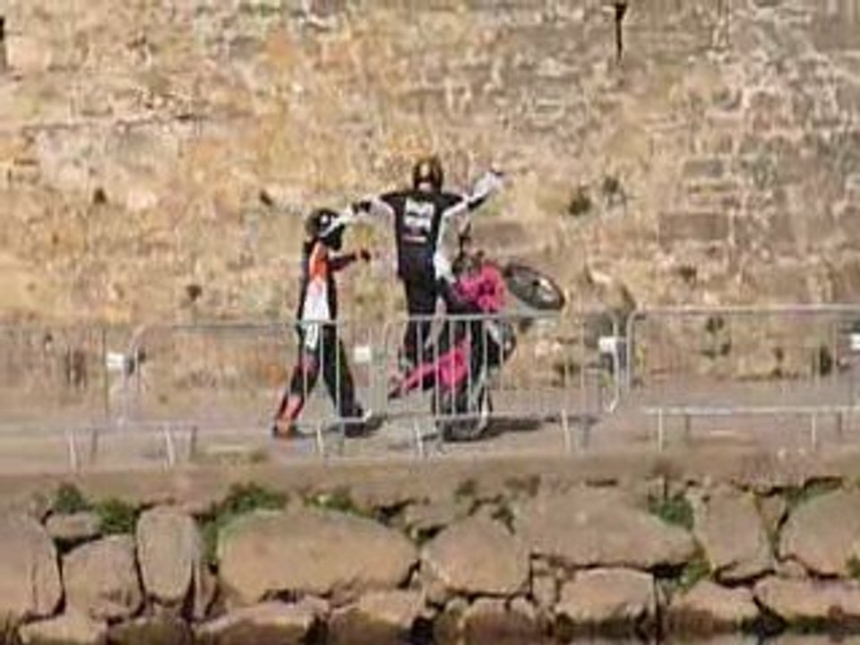 SHOW STUNT AU BUGUE 2009 sur les berges de la dordogne