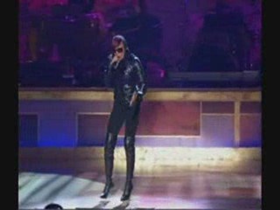 Monica's tribute to Mary J Blige - Not Gon Cry