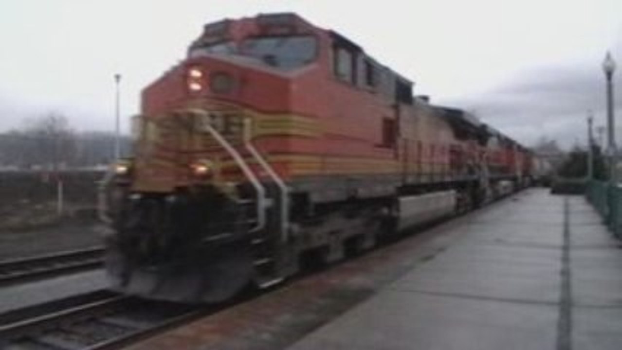 BNSF #5478 W/ a Hopper Train