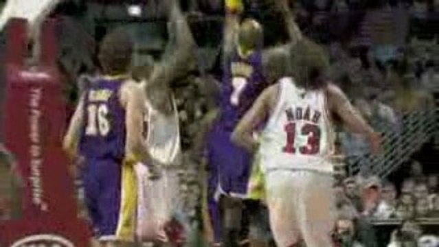 NBA Tyrus Thomas' swat on Lamar Odom's weak stuff leads to a