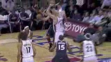 NBA LeBron picks Bibby's pass and goes coast to coast for th