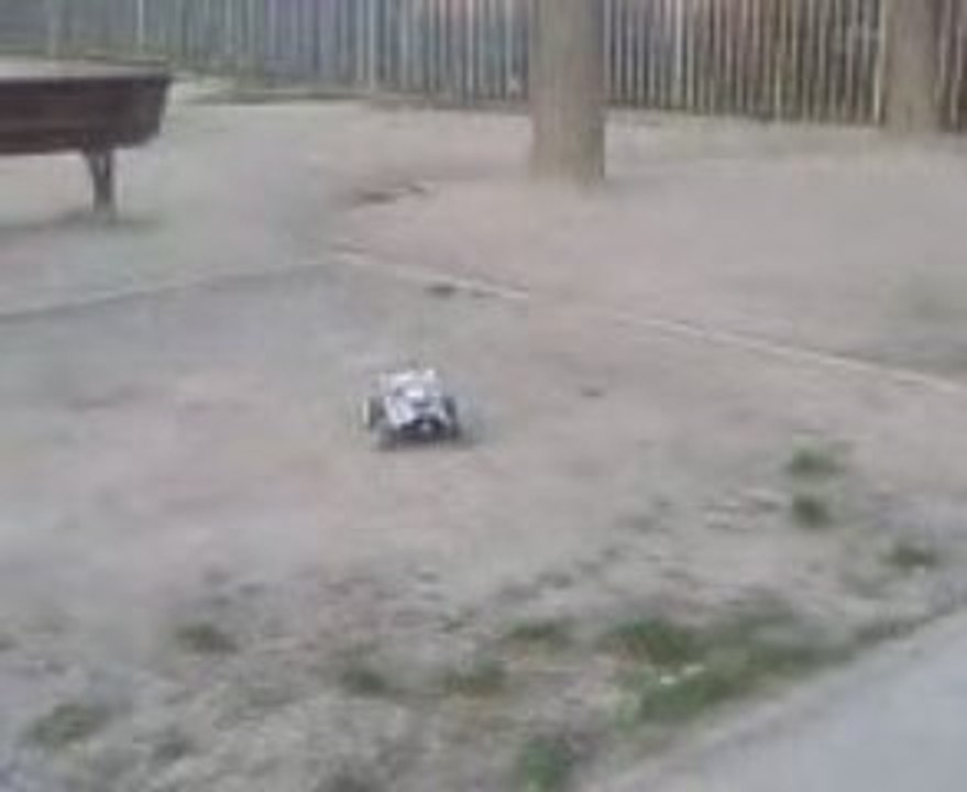 Essai de suivre la voiture