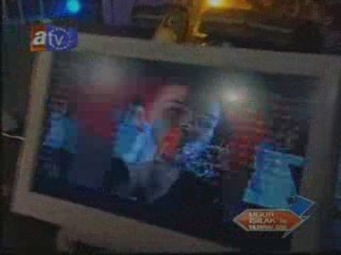 Ismail YK- Bir Numara- Uğur Işılak Yıldırım Gibi Show