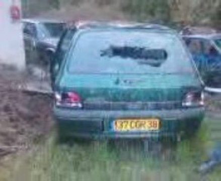 clem et nico qui nik une clio