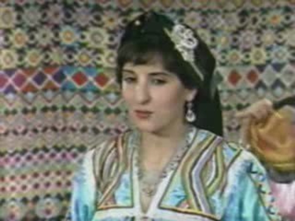 Zohra "al ward ifsane" clip Kabyle