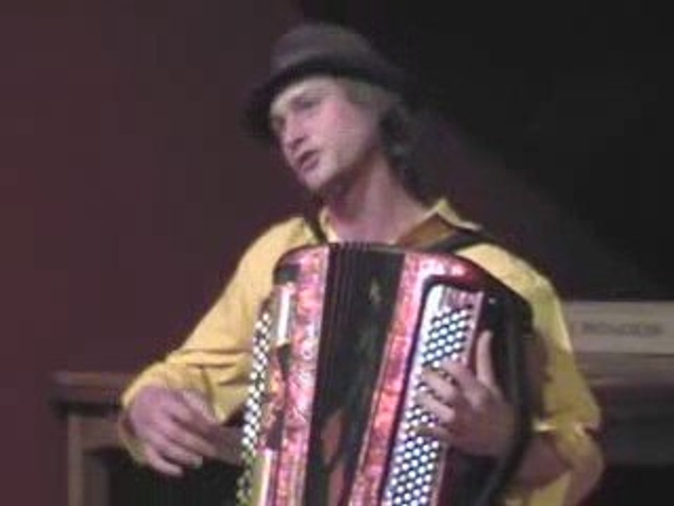 Les bras ouverts (les Joyeux Urbains)