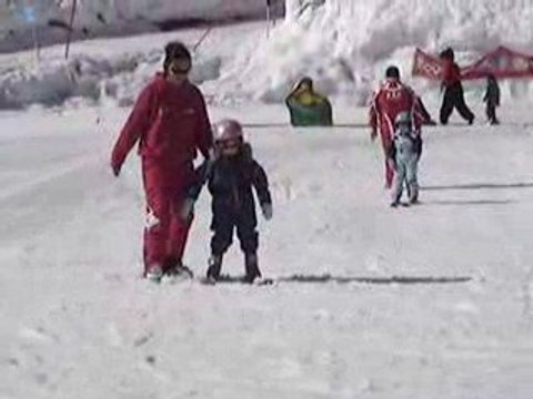 1ere fois sur des skis pour Clara