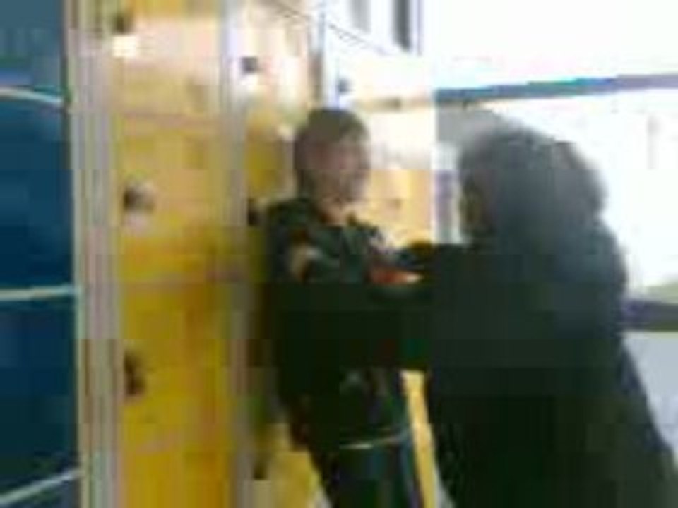 2 con se batte au college