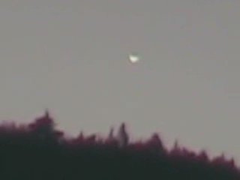 Ovni / Ufo 21 mars 2009 lumiére suspecte