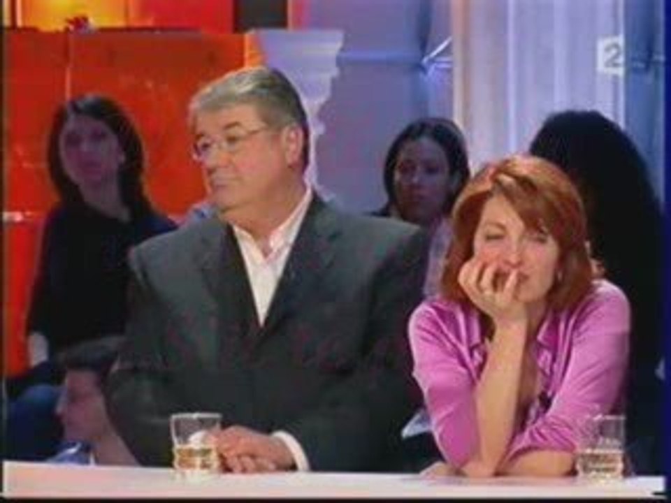 Alain Soral sur Benoit XVI (16) la capote et le sida (vih)