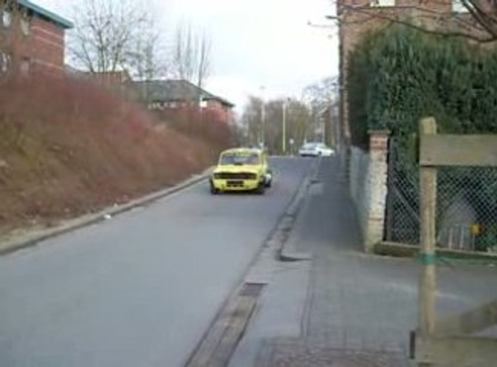 Essai de la mini dans ma rue 1