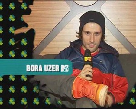 BORA UZER ''MTV TÜRKİYE'Yİ İZLİYORSUNUZ!''