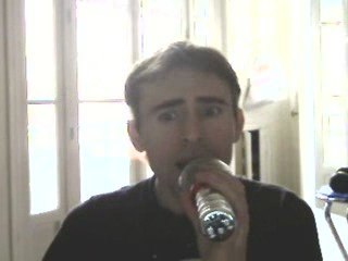 Wiwi égratigne "I will love again"