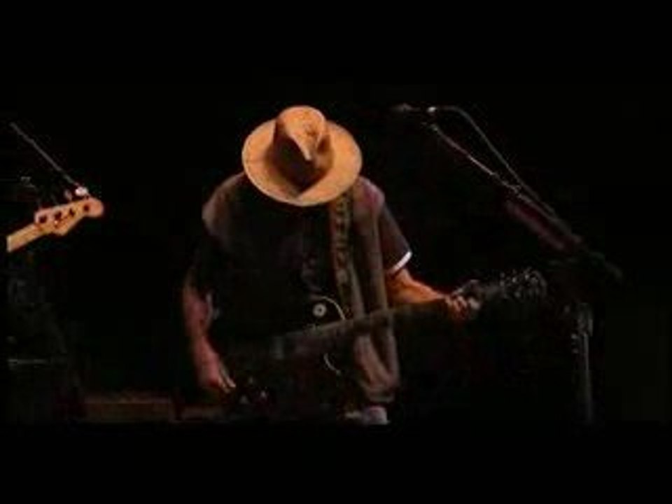 Neil Young - Cowgirl In The Sand