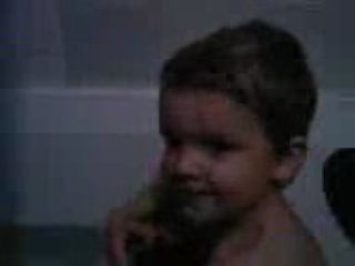 une souris verte....dans le bain