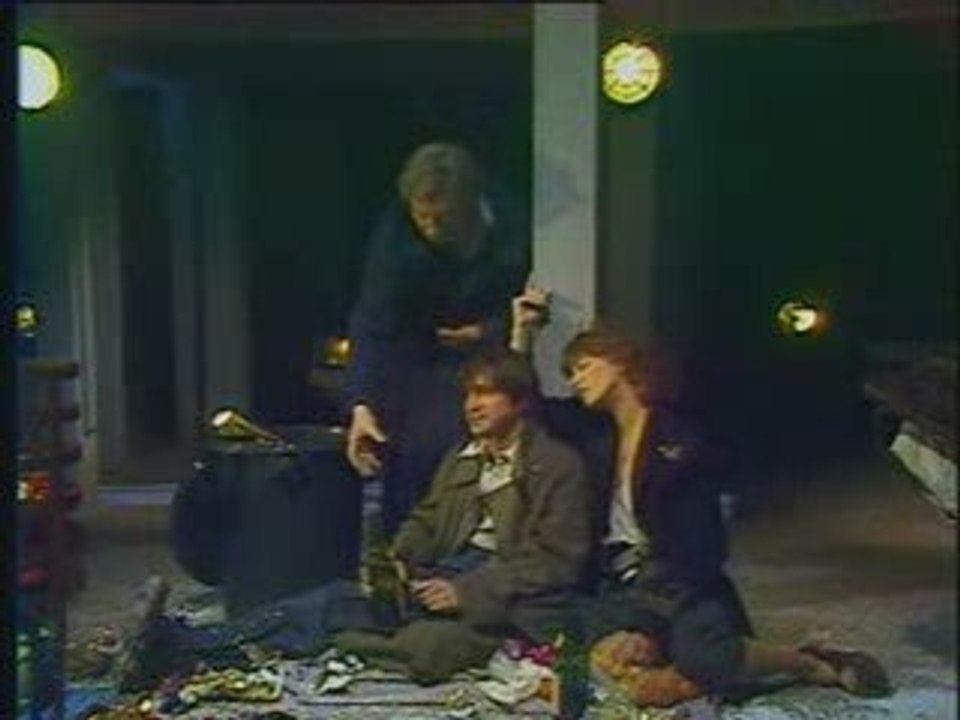 DUTRONC BIRKIN GAINSBOURG LES PETITS PAPIERS CLIP MUZIK F HQ