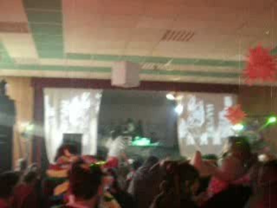 Girls attack 21-03-09 dept 17