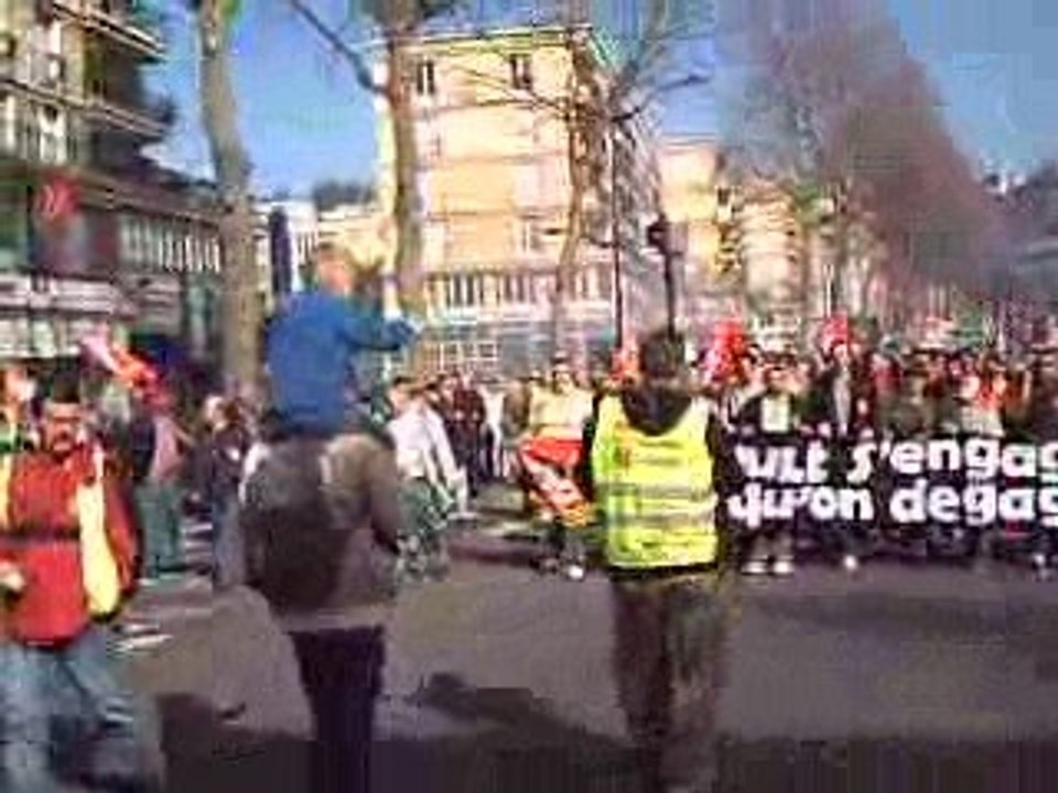 le 19.03.09 la rue est toujours a nous..........