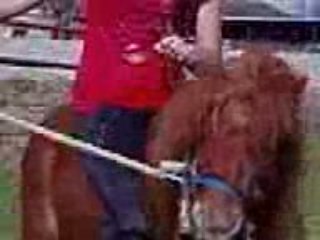 ole mi carmen como le pega al caballo pa ke mi kaiga