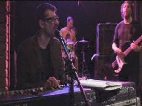 E4 Everybody needs somebody