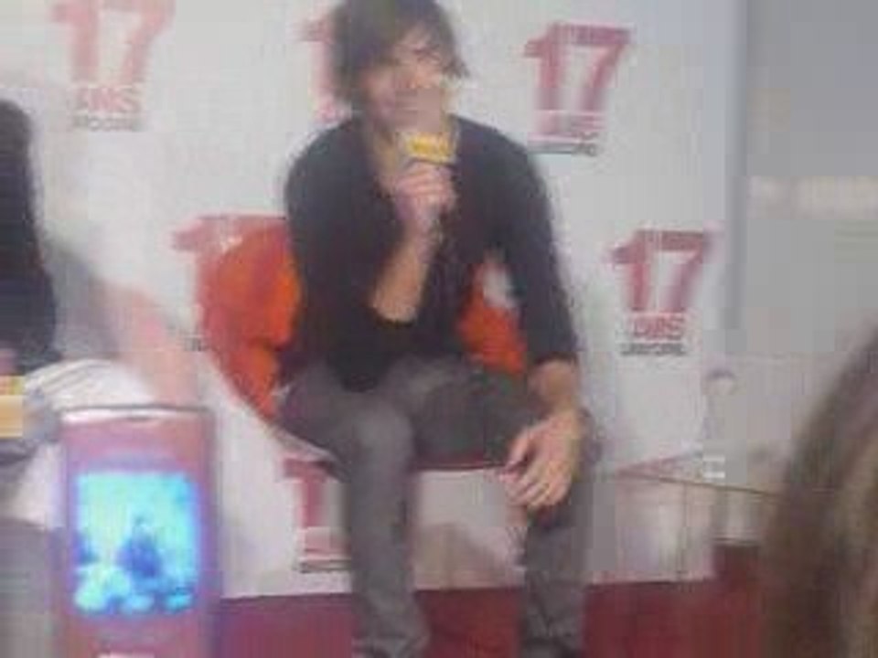 Zac Efron 23/03/09 fnac des halles à Paris "17 ans encore"