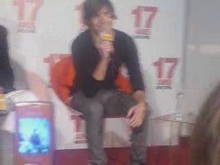Zac Efron 23/03/09 fnac des halles à Paris "17 ans encore"