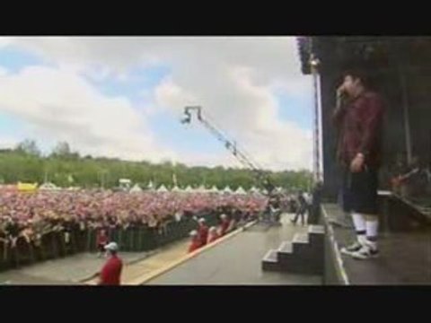 Deftones - 10 - Bloody Cape @ Pinkpop 06