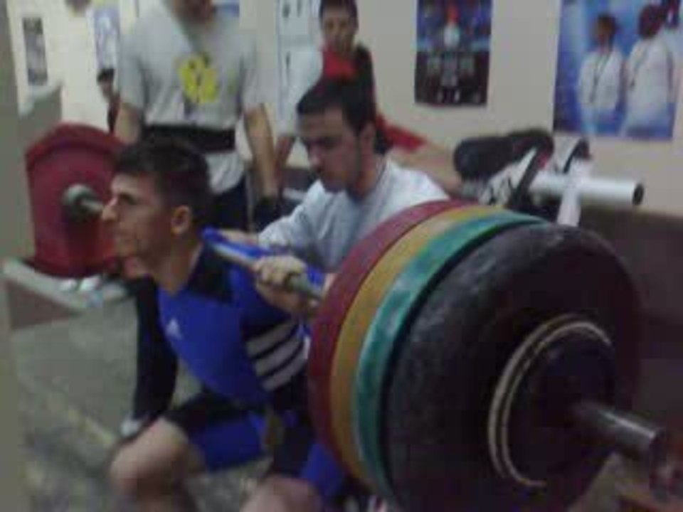 halterophilie: squat 155kl   (poid de corp 68kl)