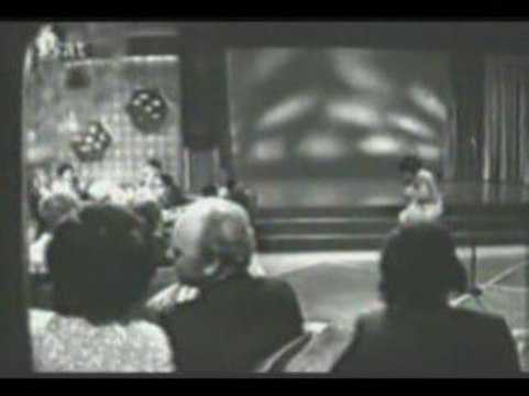 Shirley Bassey - YESTERDAY WHEN I WAS YOUNG SOMETHING