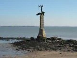 Saint Nazaire : monument plage