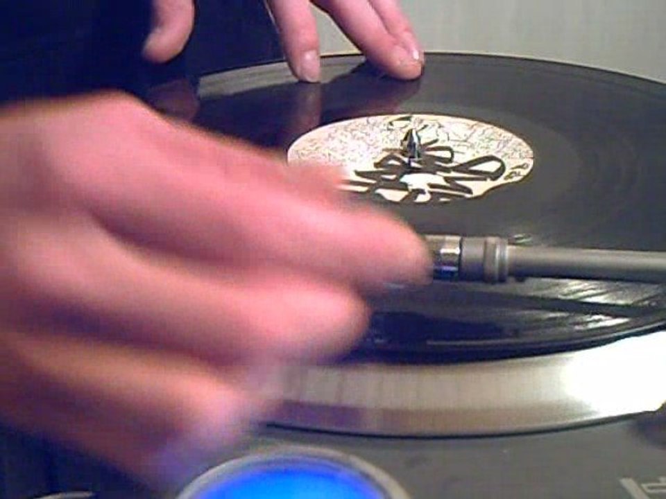 TURNTABLISM972 : coller sticker pour faire  loop