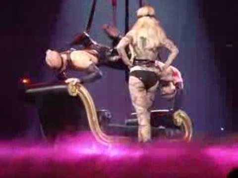 britney spears Breathe on me touch of my hand circus tour HQ