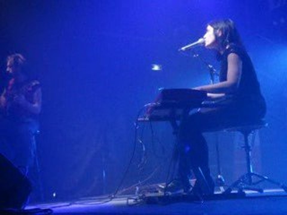 Brune - Un Cheveu Blanc