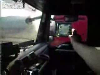 Fammi passare o ti sparo