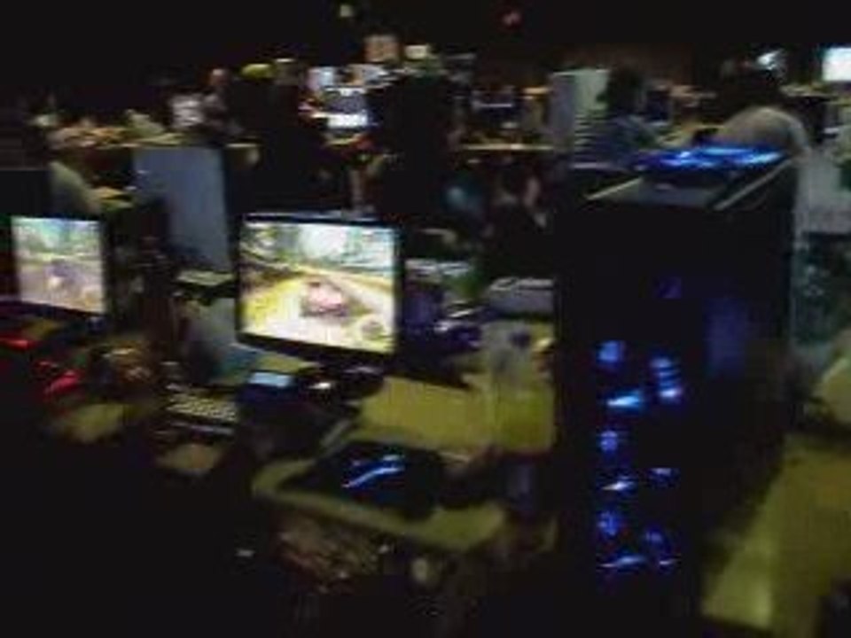 LAN LLLDR SFX COD4 ROCK BAND FLATOUT COUNTER STRIKE WARCRAFT