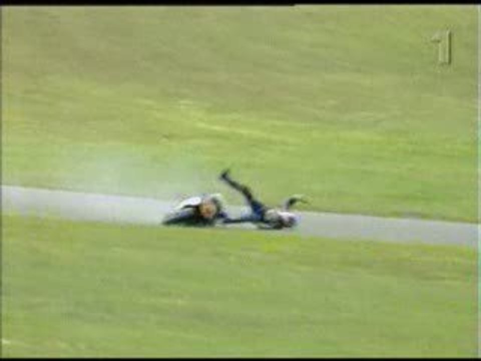 VIDEO DROLE - Une chute de moto � grande vitesse 3