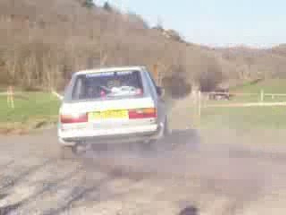 ...Superbe passage... Rallye de marcillac 2009